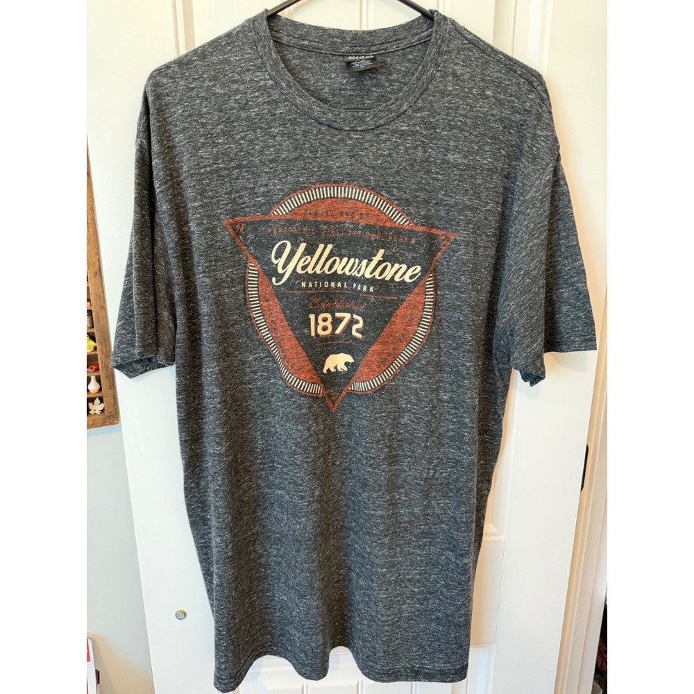 Mountain Yellowstone National Park 1872 Graphic T-Shirt Mens XL Gray Heather
